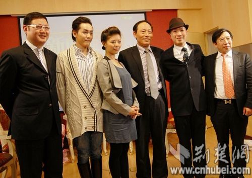 ...女优红音萤现身武汉伽美宣传防艾