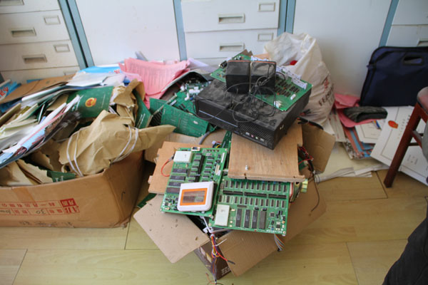 拉萨市文化局公安局联合捣毁一黑游戏机室
