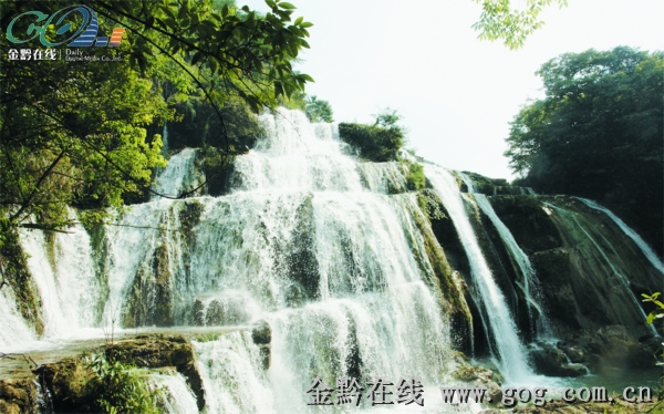 米底河上银瀑飞