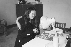 义工办慈善晚会救助重病女孩