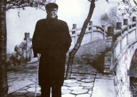 张闻天(1900-1976)(资料图)