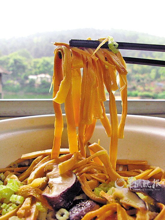 一斤的“埔田笋干”由100斤鲜笋晒成，纤维较少，没有笋渣