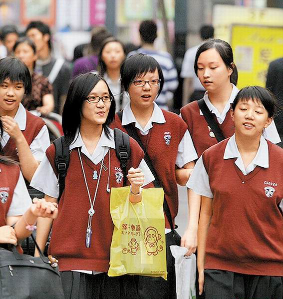 不戴白胸罩你有错+台北一女生要700肌肉脱外v胸罩有中学么女生图片