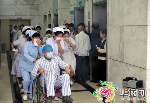 重庆肿瘤医院举行消防应急疏散演练