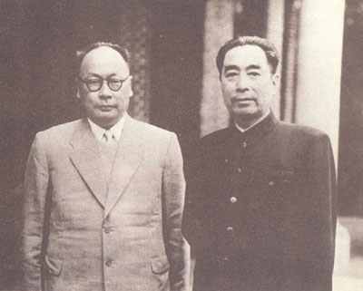 周总理和陈毅出席万隆会议归国后在成都合影(1955年5月)