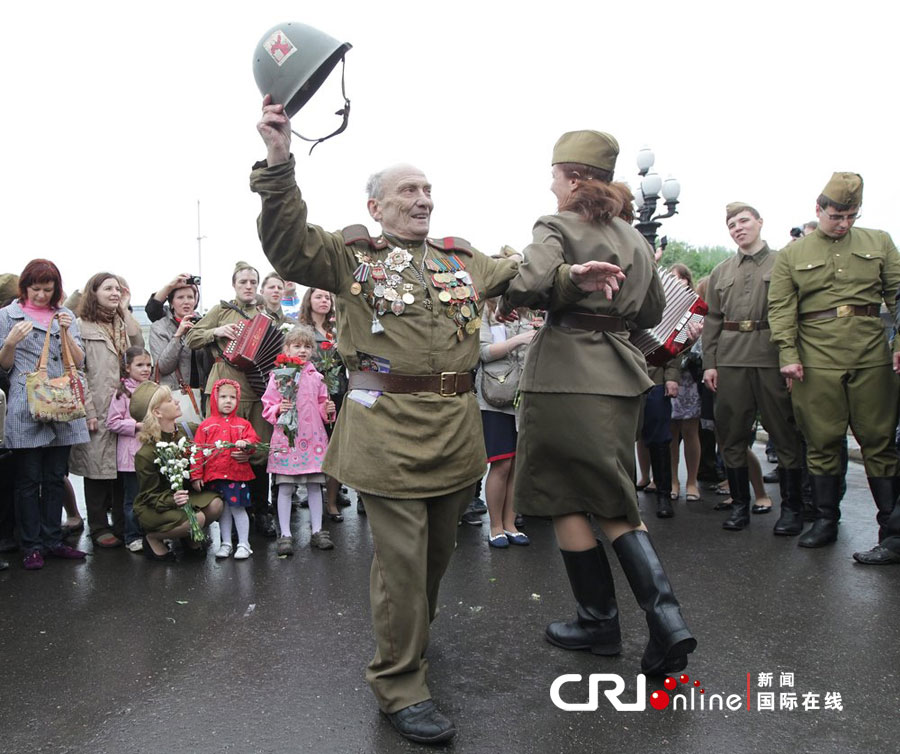 图片来源:cfp5月9日,俄罗斯阿穆尔州布拉戈维申斯克市举行纪念卫国