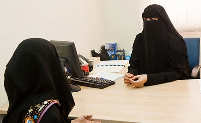 阿拉伯首家女性面纱电视台落户埃及 职员只露