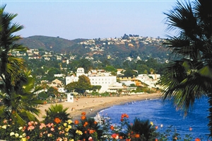 美丽的加州拉古纳海滩。