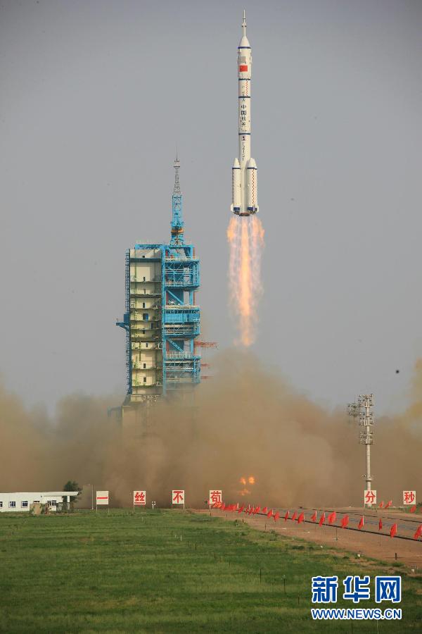 人与动物色情网五月天高清图片