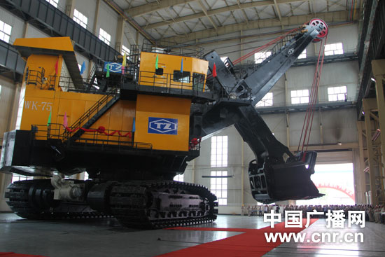 出厂下线 wk-75立方米挖掘机从履带到顶部,高达23.