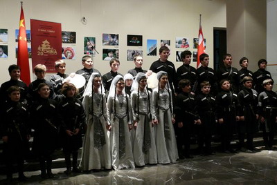 驻格鲁吉亚大使陈建福出席“格鲁吉亚人看中国”摄影展开幕式