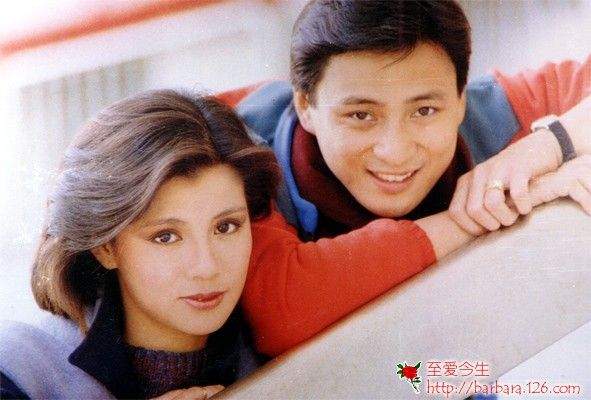 翁美玲汤镇业海量甜蜜照曝光