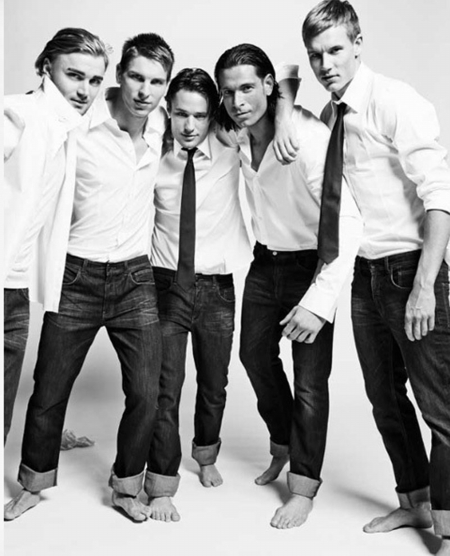 德国队帅哥云集迷倒女粉丝 主帅挖鼻屎也很优