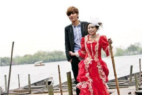 凤姐回应<em>做洗脚妹</em>称挣钱就行 曝其昔日大尺度