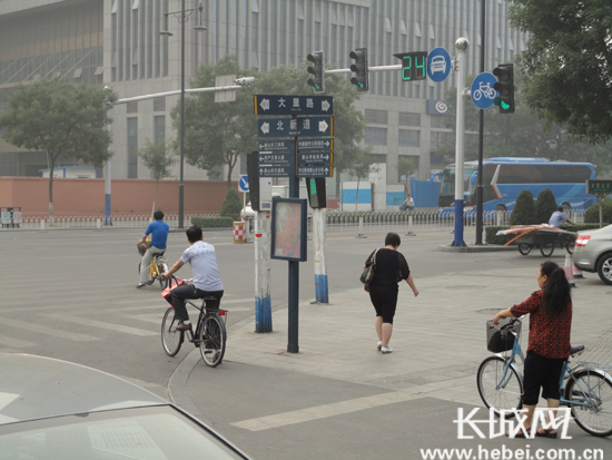 大里路与北新道交叉口。 张明月 摄