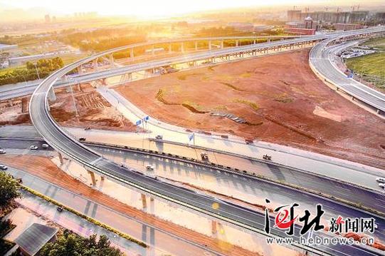 西柏坡高速公路全线通车