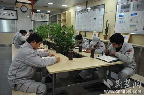 [东风有限班组建设巡礼②]小课堂创造员工成长大舞台