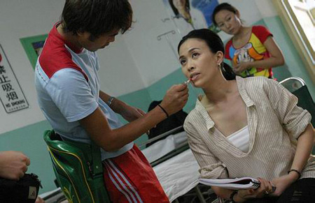 女星后台化妆照