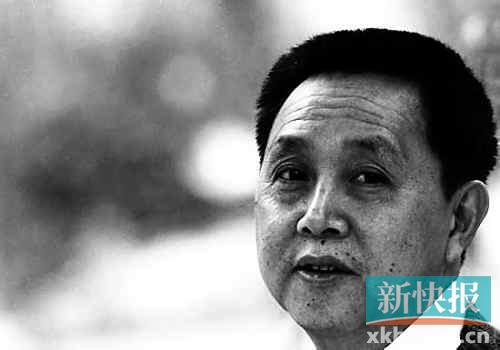 林墉 1942年生，广东潮州人。1966年毕业于广州美术学院中国画系。曾任中国美协副主席、广东省美协主席、著名画家。