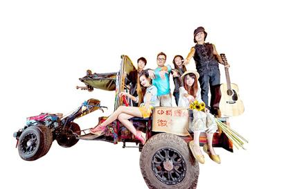 《开手扶拖拉机去西藏》追踪露宿夹金山顶一夜