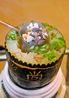 美味的八宝冬瓜盅。