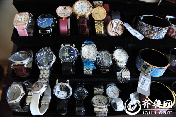 百万爱马仕名表进价600块 假冒奢侈品潜藏暴