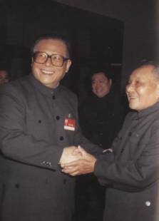 江泽民和邓小平(资料图)