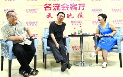 昨天上午,当《神探亨特张》导演高群书和主演同时也是