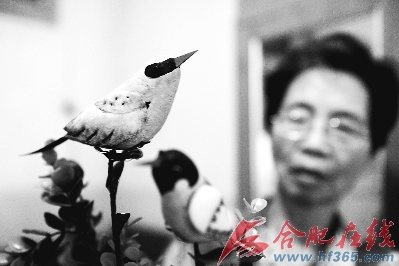 老人家制作的泡沫小鸟