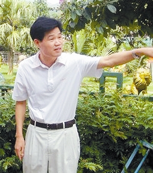 市政协委员陈泽衍主张国有民办学校“转公”。