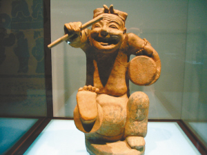 东汉“说唱俑”做奖杯 榜中榜盛典打上“成都符号”_资讯频道_凤凰网