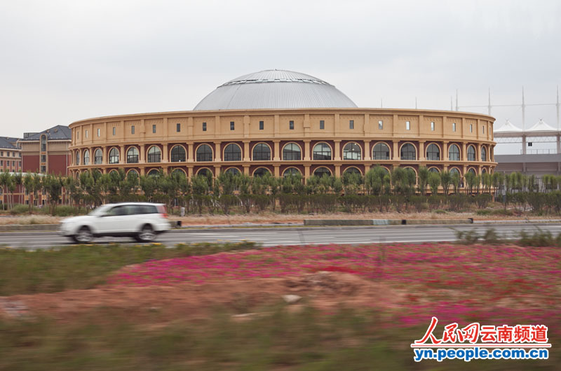 华西村人均收入_鄂尔多斯人均财富(2)