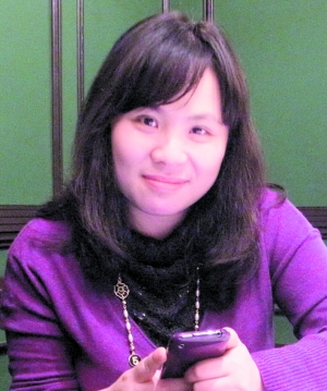 黄昱宁 任职于上海译文出版社。已发表译著过百万字,在《人民文学》、《南方周末》、《东方早报》等报刊上发表多篇随笔,并结集成书。