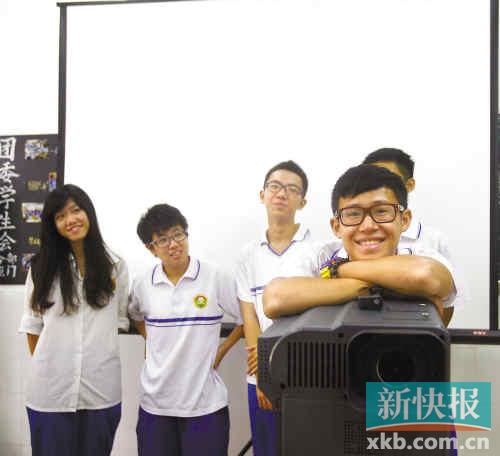 广雅中学生组建放映队 下一站山区