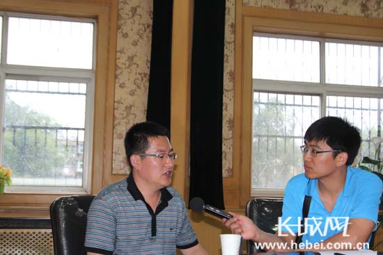 传爱 唐山17中雷锋班17年爱心接力(中)