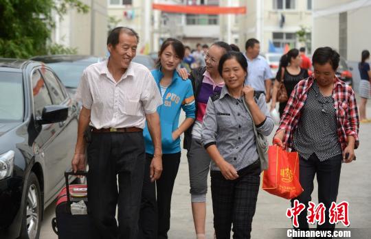扬州大学新生开学第一课:感恩应从最身边人做起