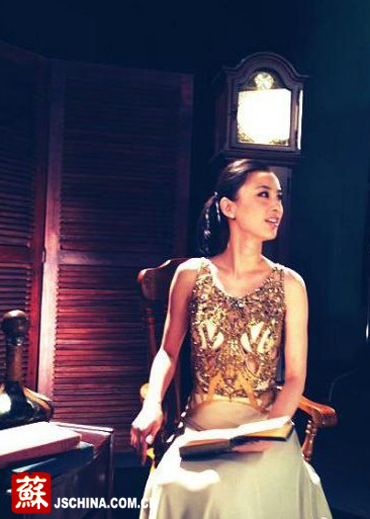 黄圣依全新MV玩穿越 古典气质大获称赞_资讯