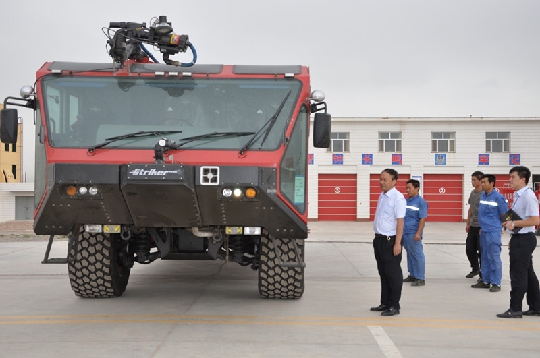 喀什机场引进美国豪士科专用多功能消防车辆