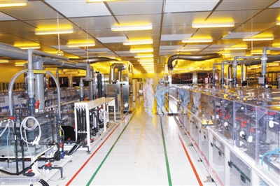 长信科技生产车间