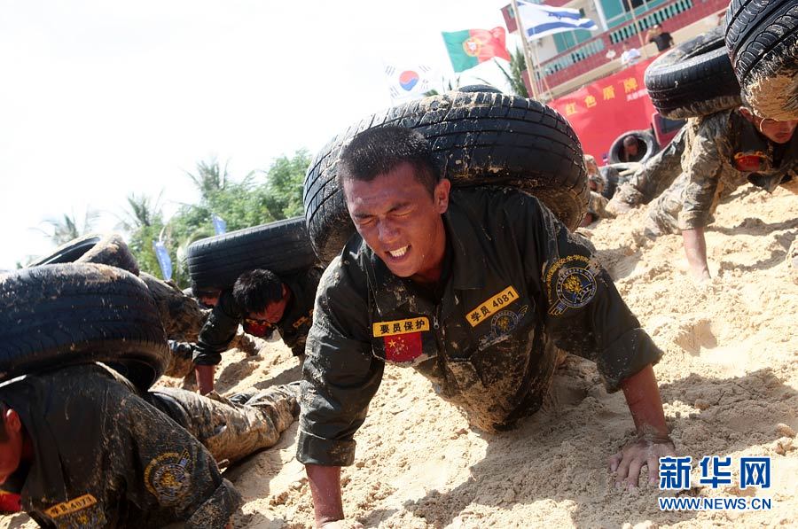 探秘国内首家保镖培训学院魔鬼训练全过程