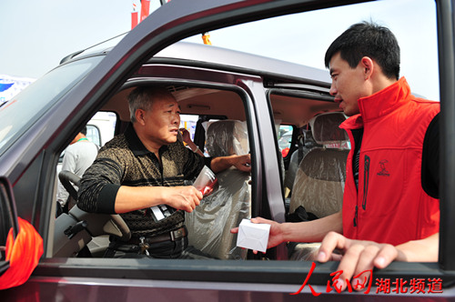 中国有多少农业人口_农业户口即将取消 农村人的这几个出路哪个适合你(3)