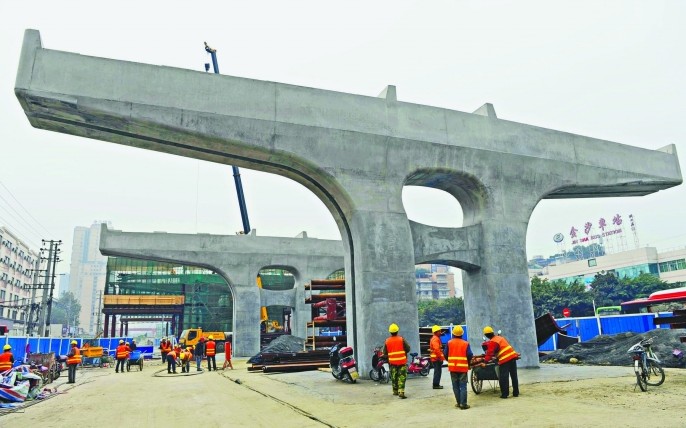 成都成温路首跨箱梁今晚开吊