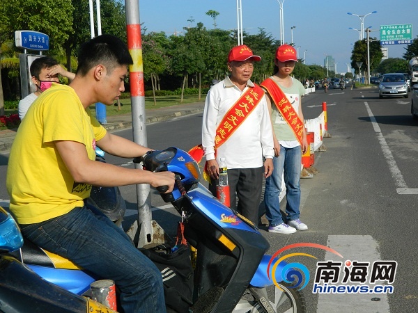 为树立良好城市形象 海口志愿者劝导不文明行为