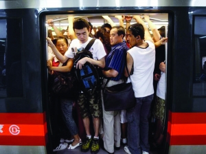 地铁每平方米多少人算超载?