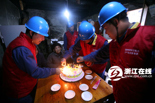 宁海电业党员为抗日老兵带去特殊生日盛宴