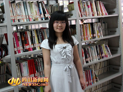 四川:90后美女大学生2年写5部爱情长篇 从没谈过恋爱