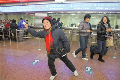 首趟赴广州高铁高等座票售罄同程机票部分降至