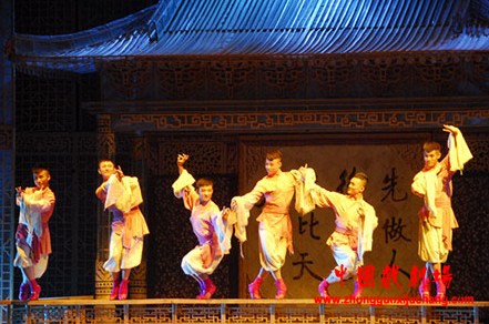 《粉墨春秋》:用舞蹈语言演绎中国戏曲