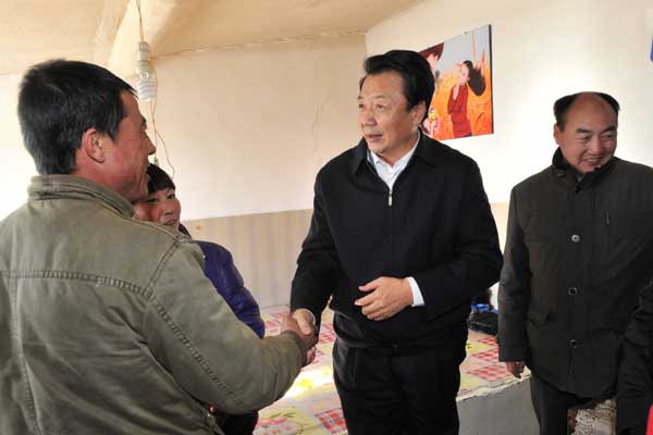 12月24日,自治区党委书记王君深入乌兰察布市四子王旗查干补力格苏木