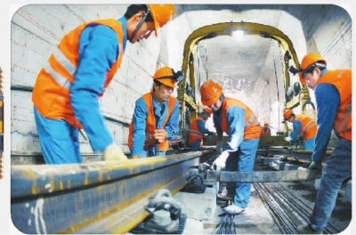 长沙地铁2号线月底轨通